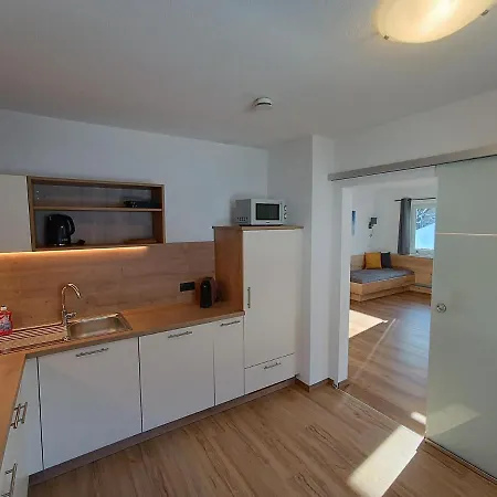 Kroell Katharina アパート